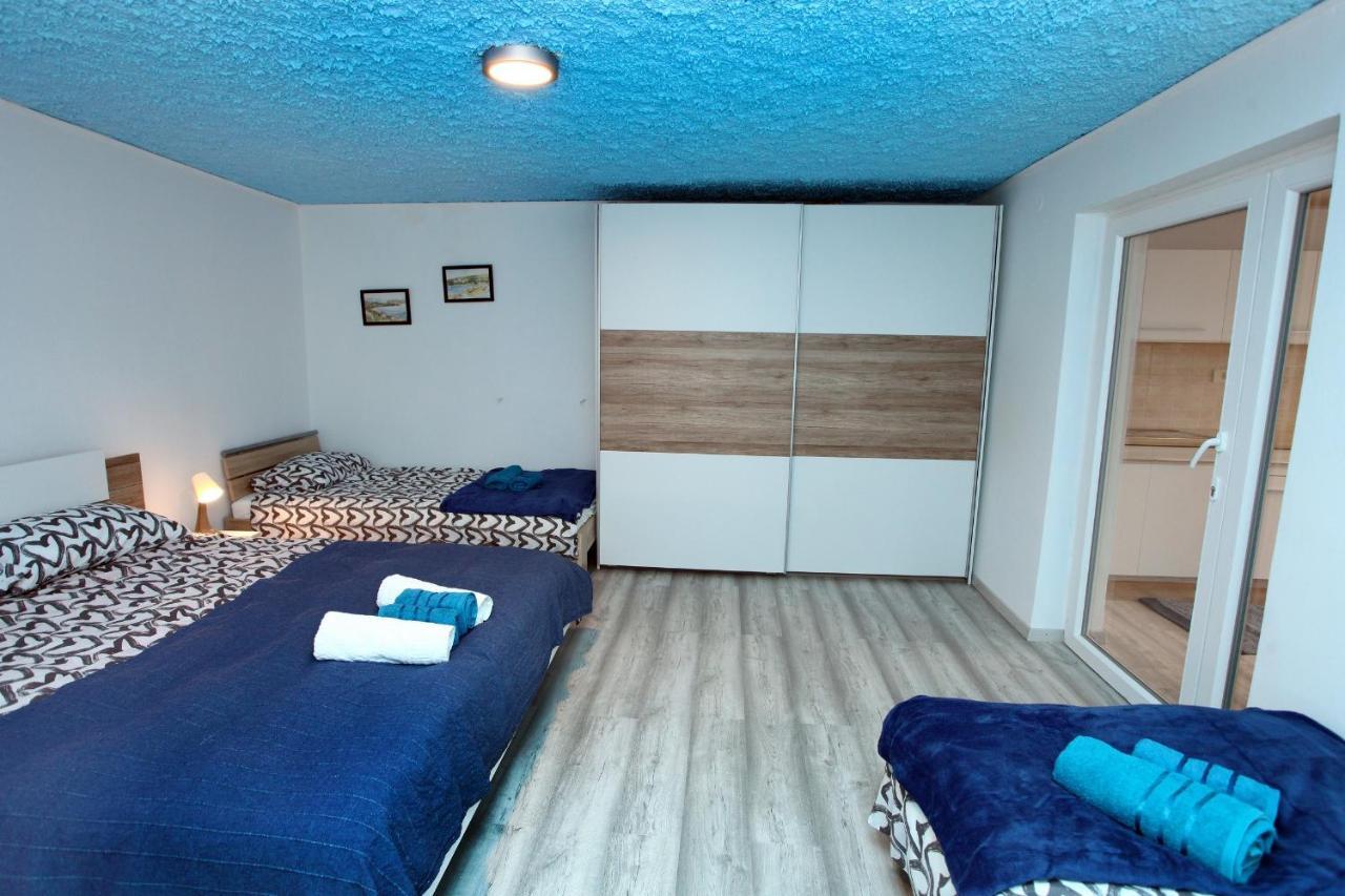 Hilltop Apartments Red & Blue ปอร์โตรอซ ภายนอก รูปภาพ