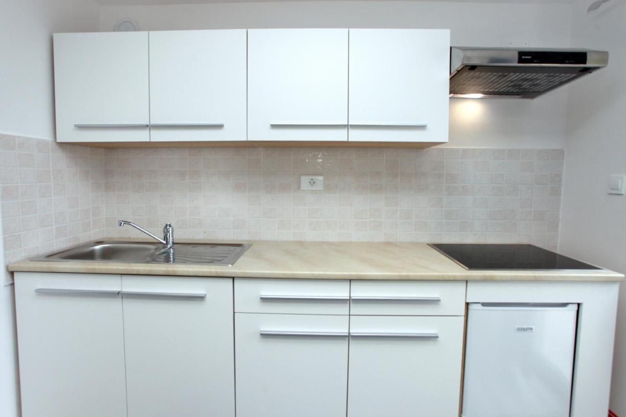 Hilltop Apartments Red & Blue ปอร์โตรอซ ภายนอก รูปภาพ