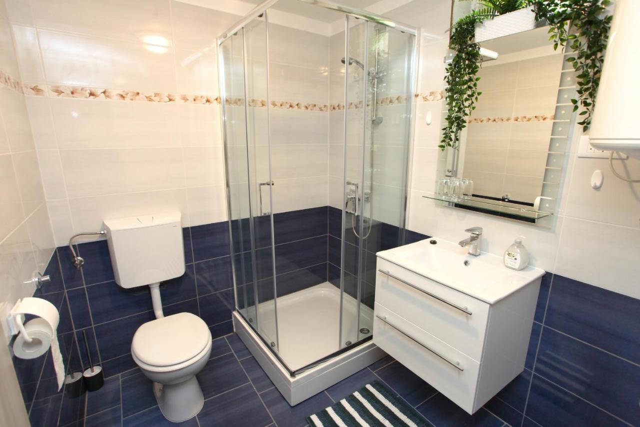 Hilltop Apartments Red & Blue ปอร์โตรอซ ภายนอก รูปภาพ